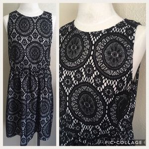 Black and white lace dress large
